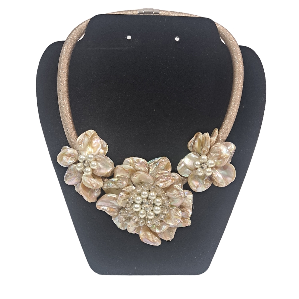 Polished Shell Floral Faux Pearl Choker Necklace Gold Shimmer Rope 18"